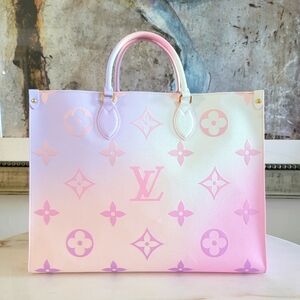 Louis Vuitton Sunrise Pastel Onthego GM Handbag Reverse Monogram